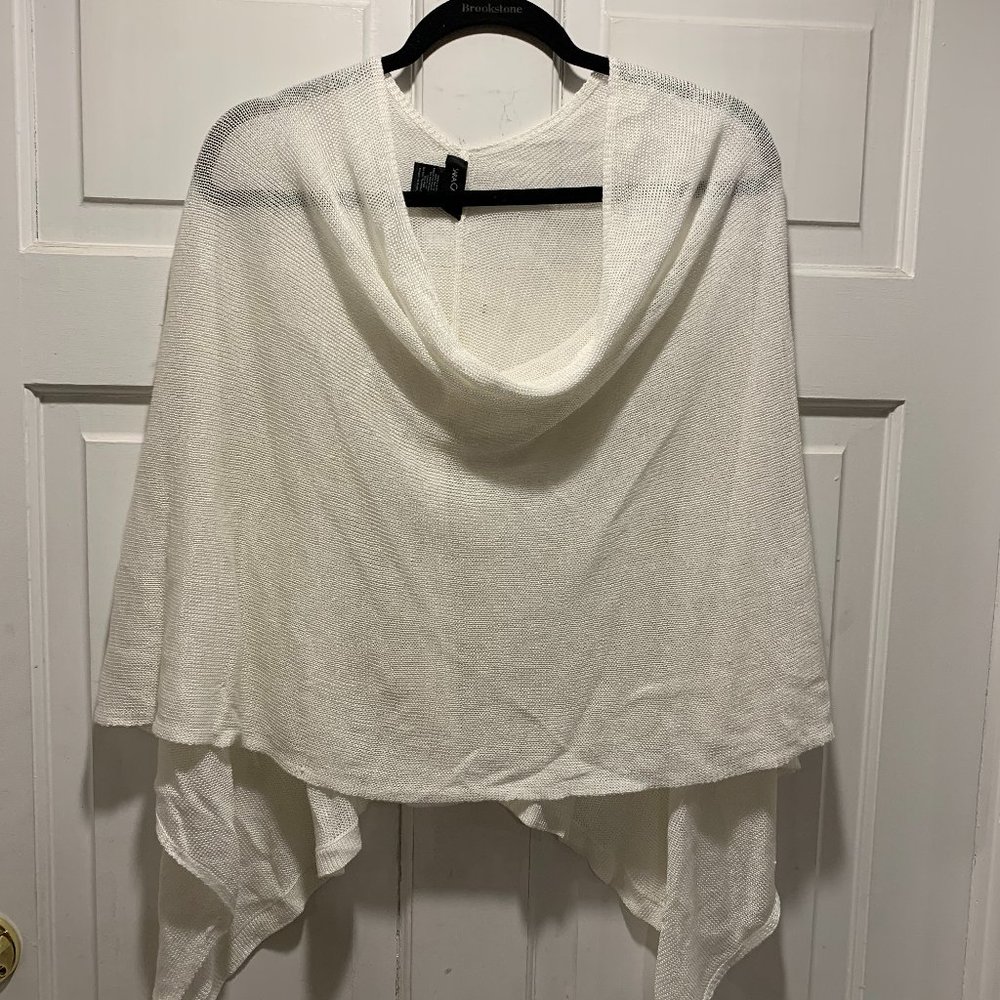 Sara Campbell~ White Knit Poncho
